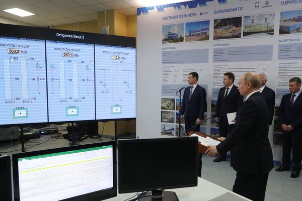 Председник Русије Владимир Путин на церемонији пуштања у експлоатацију термоелектрана Балаклавска и Таврическа - Sputnik Србија