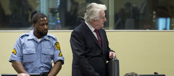 Radovan Karadžić u sudu - Sputnik Srbija