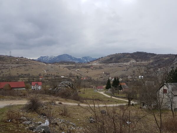 Село Петњица у општини Шавник, одакле су Караџићи Село Петњица у општини Шавник, одакле су Караџићи - Sputnik Србија