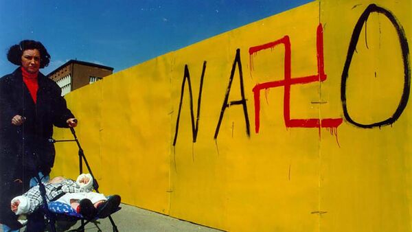 Grafiti na novosadskim ulicama tokom Nato bombardovanja SR Jugoslavije - Sputnik Srbija
