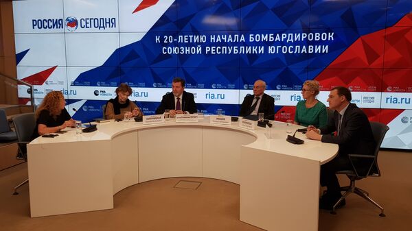 Konferencija za novinare u MIA „Rusija sevodnja“ u Moskvi, organizovana povodom obeležavanja godišnjice NATO bombardovanja Jugoslavije. Konferencija za novinare u MIA „Rusija sevodnja“ u Moskvi, organizovana povodom obeležavanja godišnjice NATO bombardovanja Jugoslavije. - Sputnik Srbija