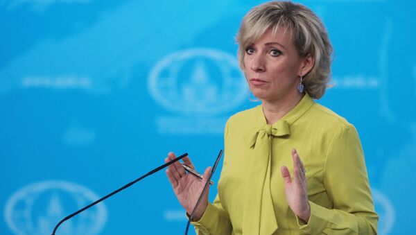 Официальный представитель министерства иностранных дел России Мария Захарова во время брифинга в Москве - Sputnik Србија