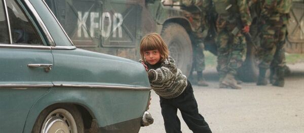 Срби напуштају Косово након бомбардовања - Sputnik Србија