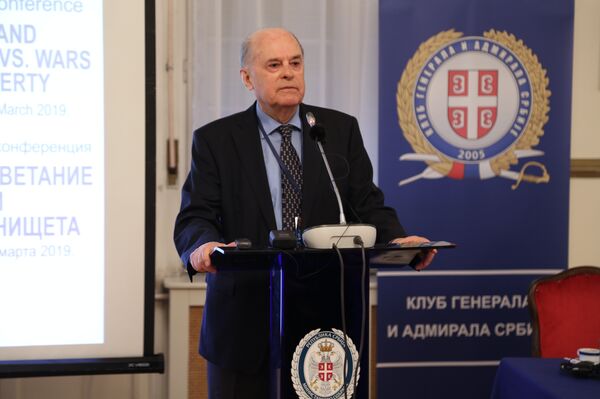 Makron objedinjuje sve zapadne igrače, kako bi naterali Srbiju da prizna Kosovo Makron objedinjuje sve zapadne igrače, kako bi naterali Srbiju da prizna Kosovo - Sputnik Srbija