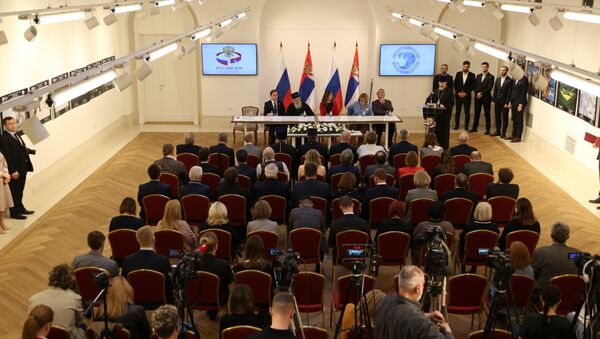 Potpisivanje sporazuma u Ruskom domu - Sputnik Srbija