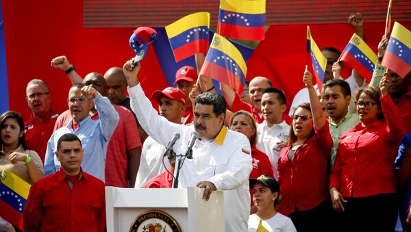 Председник Венецуеле Николас Мадуро на анти-империјалистичком маршу за мир у Каракасу - Sputnik Србија