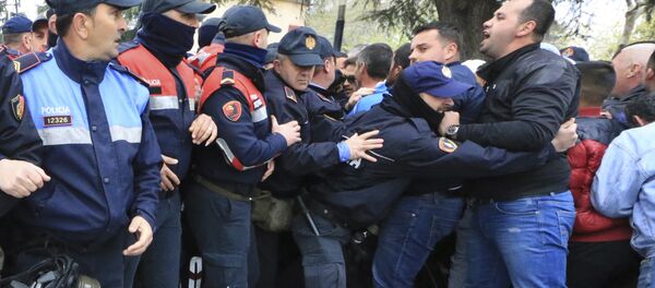 Протест у Тирани - Sputnik Србија