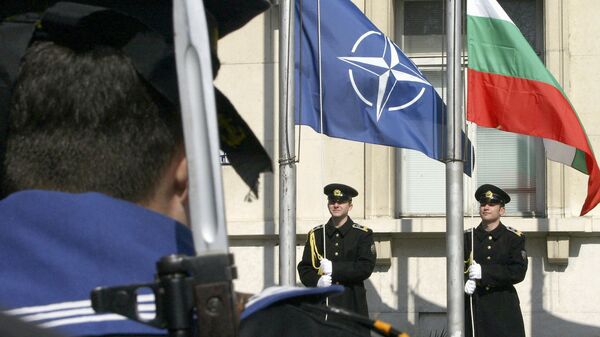 Заставе Бугарске и НАТО-а на церемонији обележавања ступања Бугарске у овај војни савез - Sputnik Србија