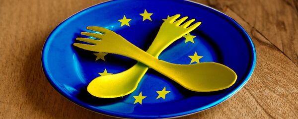 Пластични тањирић ЕУ Пластични тањирић ЕУ - Sputnik Србија