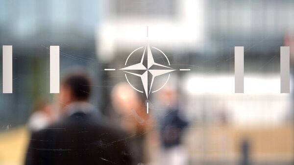 Logo Organizacije Severnoatlanskog sporazuma (NATO) u Briselu - Sputnik Srbija