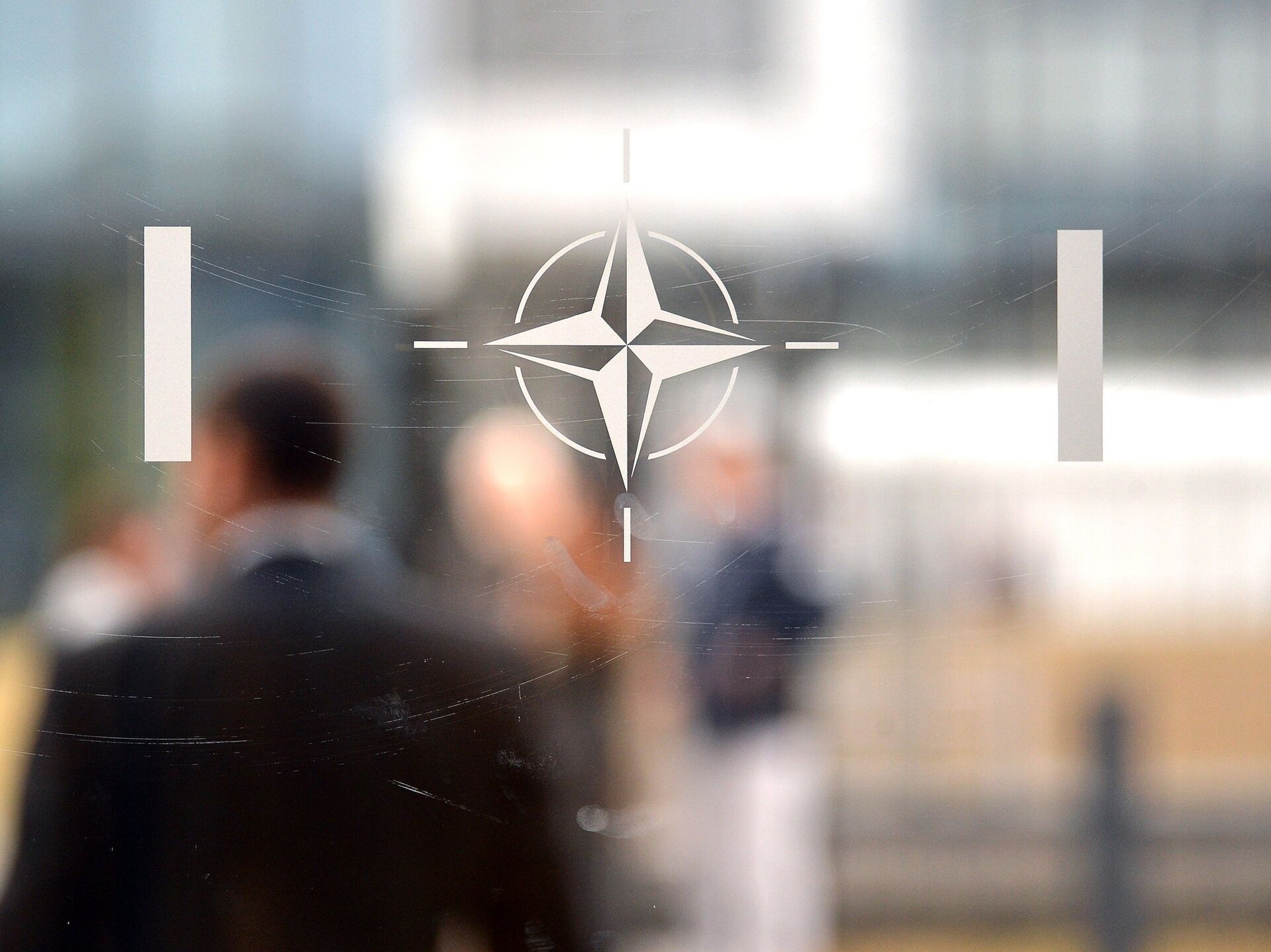 Нато дзен. Будущее НАТО. Эмблема НАТО В Брюсселе. НАТО обои. НАТО будущего.
