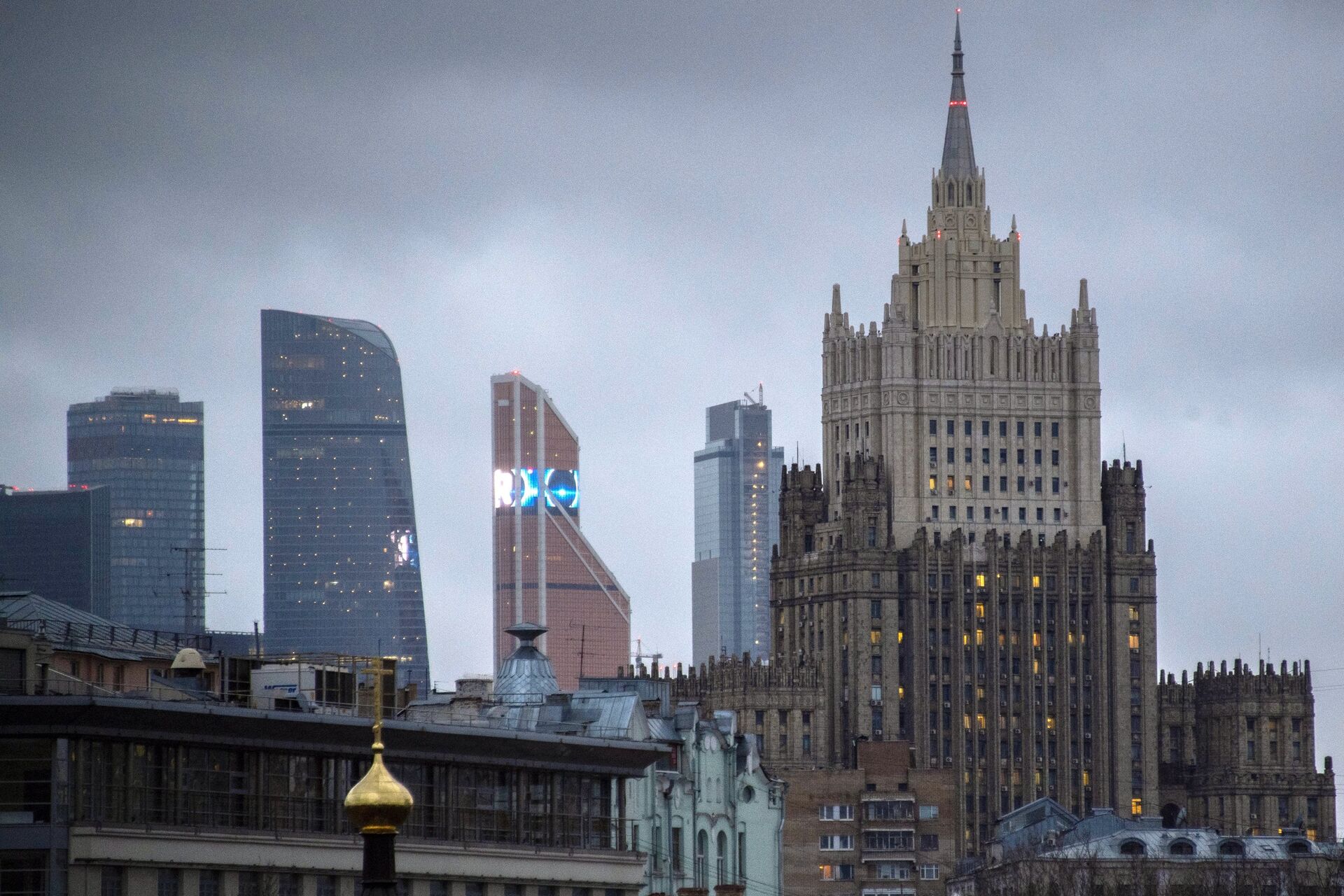 Pogled na poslovni centar Moskva-siti i zgradu Ministarstva spoljnih poslova Rusije u Moskvi - Sputnik Srbija, 1920, 10.02.2022