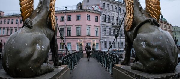 Грифоны Банковского моста в Санкт-Петербурге - Sputnik Србија