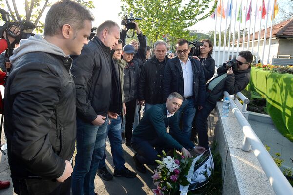 Лидери Савеза за Србију полажу венац Лидери Савеза за Србију полажу венац - Sputnik Србија