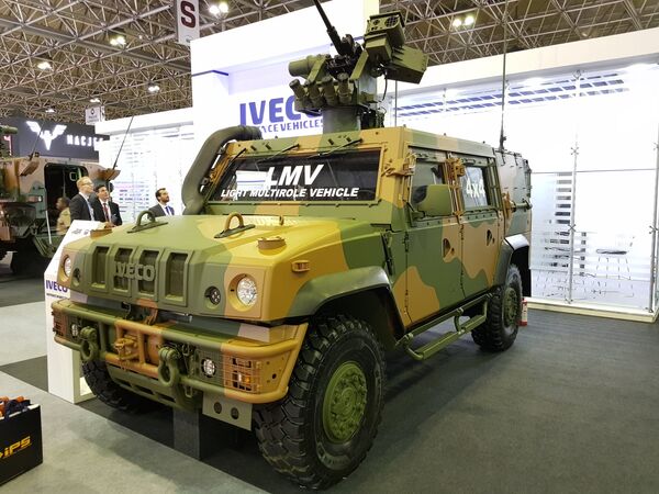 Оклопно возило ЛМВ Линц, произвођач италијански „Ивеко“. Користи се у бразилској војсци. - Sputnik Србија
