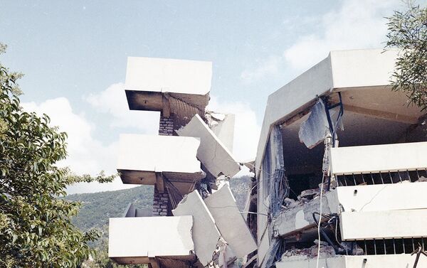 Posledice  zemljotresa u Crnoj Gori 1979. godine. - Sputnik Srbija