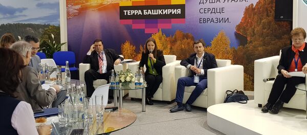 Sesija „Stvaranje sistema podrške poljoprivrednika i razvoj kooperacije Sesija „Stvaranje sistema podrške poljoprivrednika i razvoj kooperacije - Sputnik Srbija