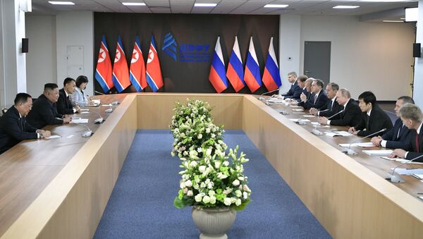 Pregovori predsednika Rusije i Severne Koreje Vladimira Putina i Kim Džong Una - Sputnik Srbija