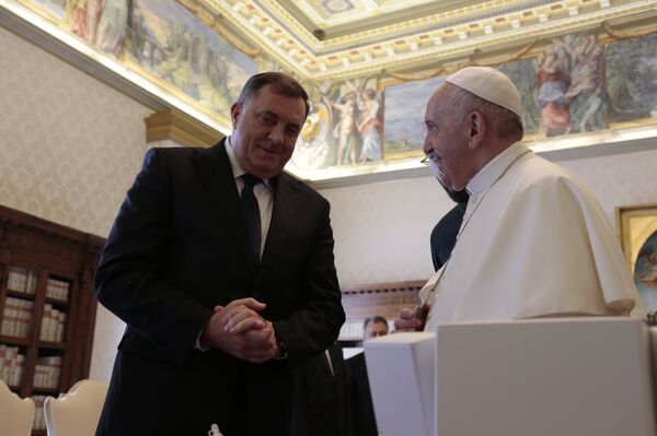 Састанак председника РС Милорада Додика и папа Фрање у Ватикану - Sputnik Србија