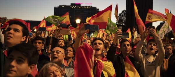 Pristalice partije Voks na predizbornom skupu u Madridu - Sputnik Srbija