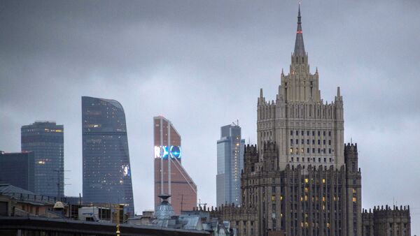 Pogled na oblakodere poslovnog centra Moskva-siti i zgradu Ministarstva spoljnih poslova Rusije u Moskvi - Sputnik Srbija