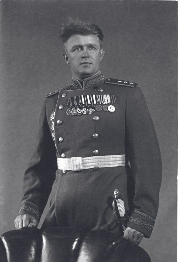 Генерал пуковник Сергеј Руденко у парадној униформи - Sputnik Србија