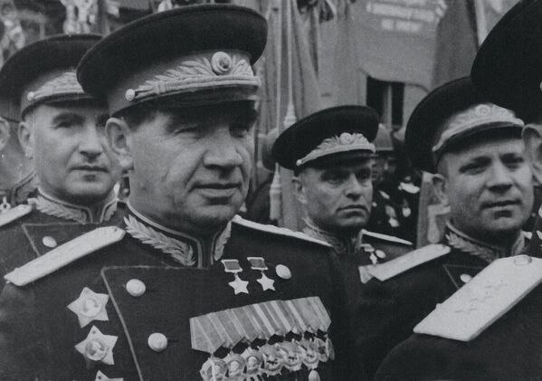 Парада победе на Црвеном тргу 24. јуна 1945. године: генерал Василиј Соколовски, генерал Василиј Чујков, генерал Василиј Казаков - Sputnik Србија