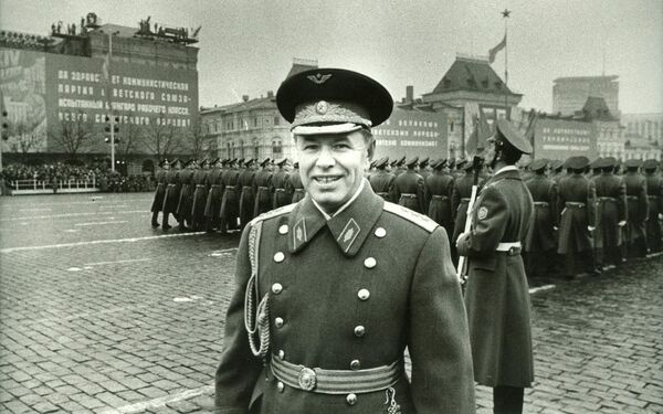 Генерал Николај Скоморохов на војној паради на Црвеном тргу, 7. новембра 1974. године - Sputnik Србија