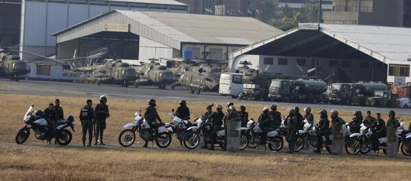 Vojska odana predsedniku Venecuele Nikolasa Madura na vojnoj bazi u Karakasu - Sputnik Srbija