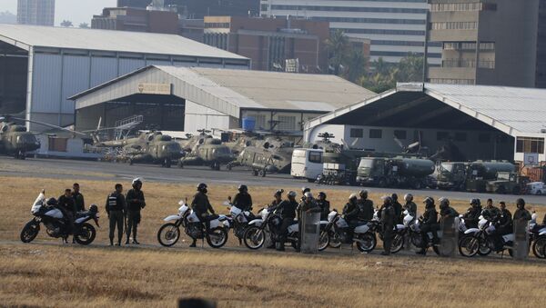 Vojska odana predsedniku Venecuele Nikolasa Madura na vojnoj bazi u Karakasu - Sputnik Srbija