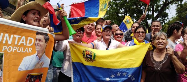 Мадурове присталице на улицама Каракаса Мадурове присталице на улицама Каракаса - Sputnik Србија