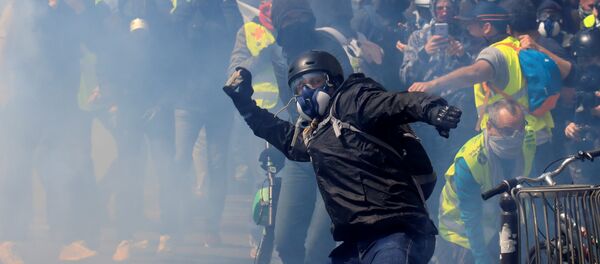 Протест у Паризу - Sputnik Србија