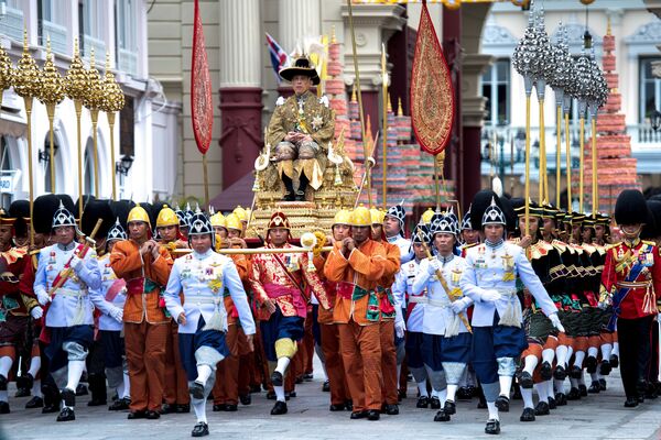 Budističko-hinduistička ceremonija povodom krunisanja Budističko-hinduistička ceremonija povodom krunisanja - Sputnik Srbija