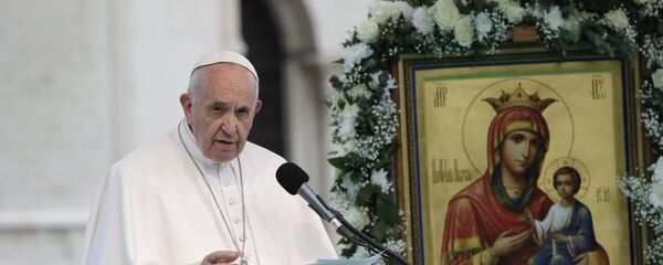 Римски папа Фрања испред цркве Светог Александра Невског у Софији - Sputnik Србија