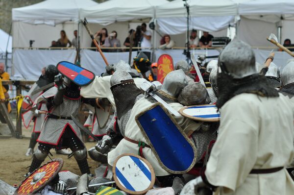 У борбама није било теже повређених, помоћ указана једном од витезова У борбама није било теже повређених, помоћ указана једном од витезова - Sputnik Србија