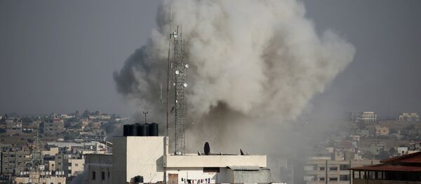 Израел бомбардује Газу - Sputnik Србија