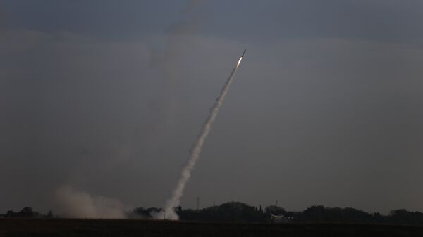Израелски противваздушни систем Гвоздена купола током лансирања ракете - Sputnik Србија