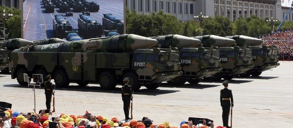 Kineske protivbrodske balističke rakete DF-21D na vojnoj paradi u Pekingu - Sputnik Srbija