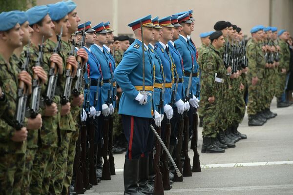 „Sve za Srbiju, Srbiju ni za šta!“ — jedina je želja vrhovnog komandata VS (foto, video) „Sve za Srbiju, Srbiju ni za šta!“ — jedina je želja vrhovnog komandata VS (foto, video) - Sputnik Srbija
