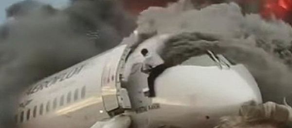 Pilot izlazi kroz prozor Pilot izlazi kroz prozor - Sputnik Srbija