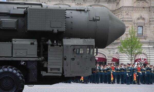 Autonomni lansirni uređaj raketnog kompleksa „Jars“ na Crvenom trgu u Moskvi, na paradi povodom Dana pobede nad fašizmom - Sputnik Srbija