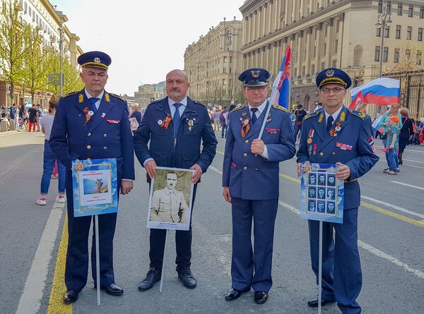 Srpsku delegaciju čine general Božidar Delić, advokat Goran Petronijević, penzionisani pukovnik Vojske Jugoslavije Zoltan Dani i general Miroslav Lazović Srpsku delegaciju čine general Božidar Delić, advokat Goran Petronijević, penzionisani pukovnik Vojske Jugoslavije Zoltan Dani i general Miroslav Lazović - Sputnik Srbija