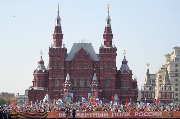 Šetnja Besmrtnog puka u Moskvi povodom Dana pobede nad fašizmom - Sputnik Srbija