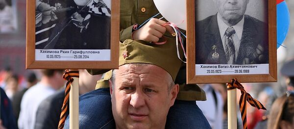 Šetnja Besmrtnog puka u Moskvi povodom Dana pobede nad fašizmom - Sputnik Srbija