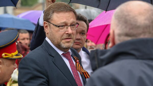 Ruski senator Konstantin Kosačov pre šetnje Besmrtnog puka u Beogradu - Sputnik Srbija
