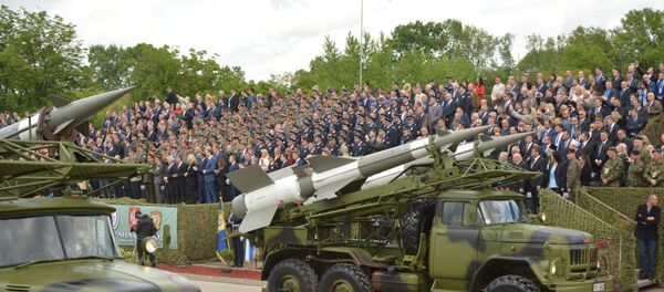 Raketni sismet Neva na vojnoj paradi u Nišu - Sputnik Srbija