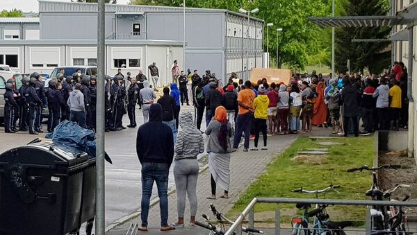 Migranti u Regensburgu protestuju protiv policije - Sputnik Srbija