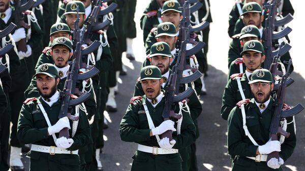 Припадници Иранске револуционарне гарде на војној паради поводом 34 годишњице Иранско-ирачког рата (1980-1988) - Sputnik Србија