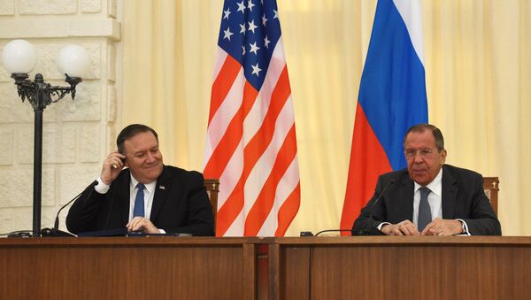 Министар иностраних послова Русије Сергеј Лавров и државни секретар САД Мајкл Помпео - Sputnik Србија