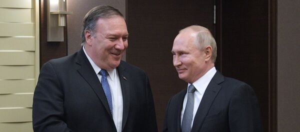 Президент РФ В. Путин встретился в Сочи с госсекретарем США М. Помпео и главой МИД РФ С. Лавровым - Sputnik Србија